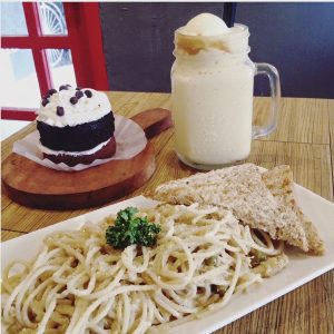 Ultimate Travel Cafe Foodtrip