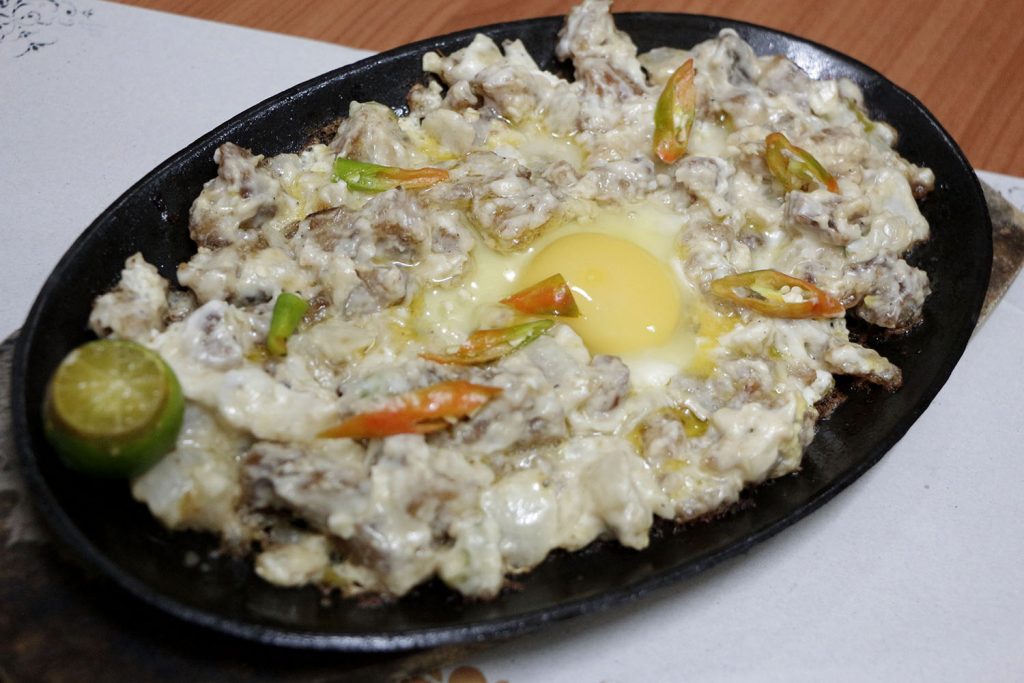 Hillary & Andrew Hostel and Restaurant Pork Sisig