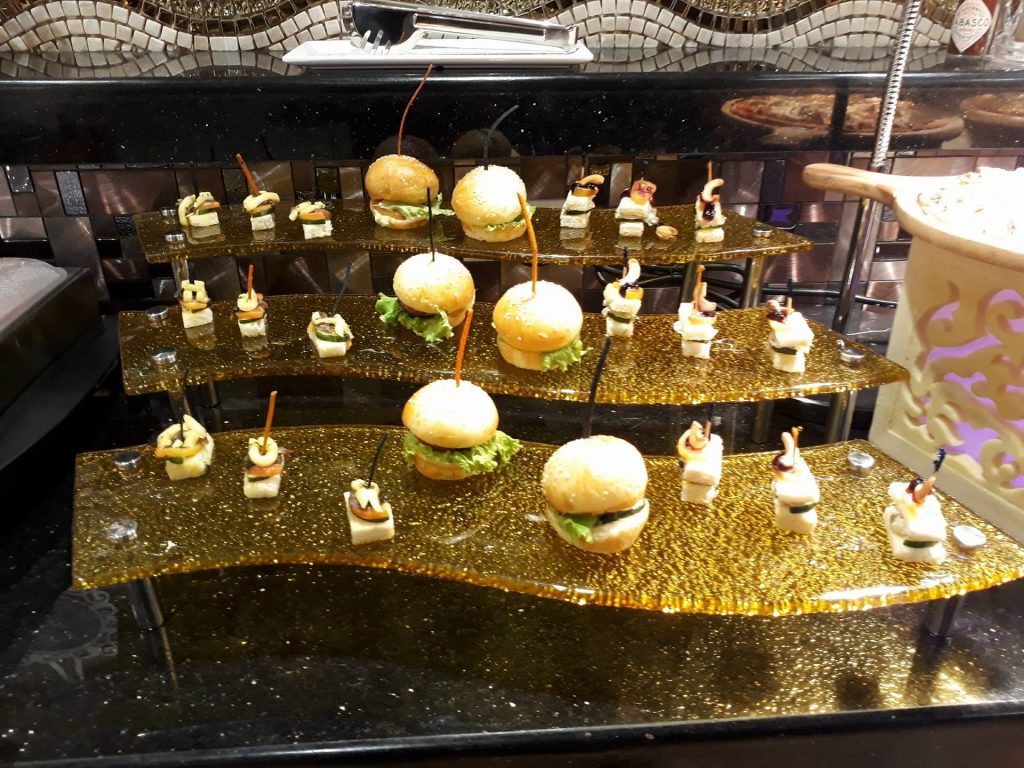 villa caceres hotel rjs buffet canapes