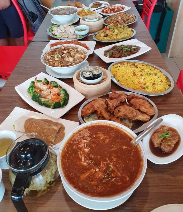 Chinese food spread at Lokwan Noodle and Dimsum House