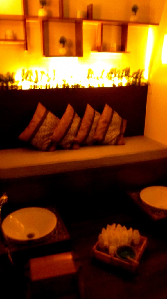 A place where they wash your feet before proceeding to the massage room