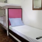 Hillary & Andrew Hostel and Restaurant Room Sharing