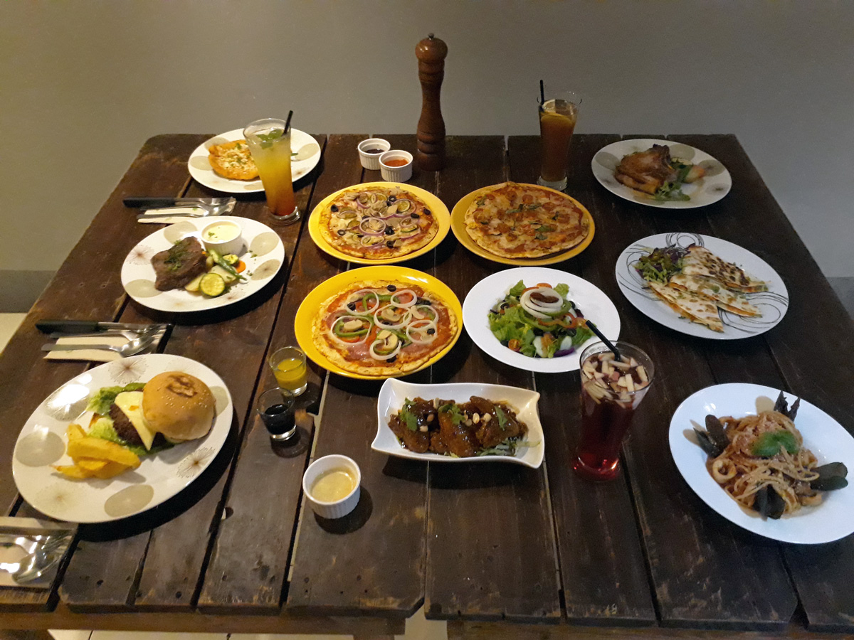 East End Taverna’s Satisfying Eats