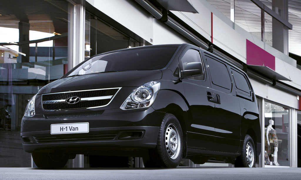 Hyundai Grand Starex 18-Seater